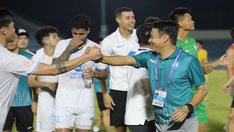 HLV Vũ Hồng Việt: ‘Tôi quá vui khi Nam Định lần thứ 2 liên tiếp vô địch’